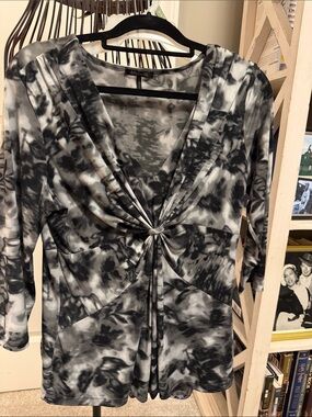 Daisy Fuentes Black & White Marble Peplum Top